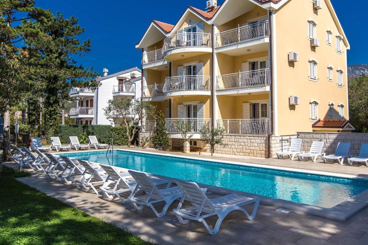 Apartments With A Swimming Pool Jadranovo, Crikvenica - 3238 Kültér fotó