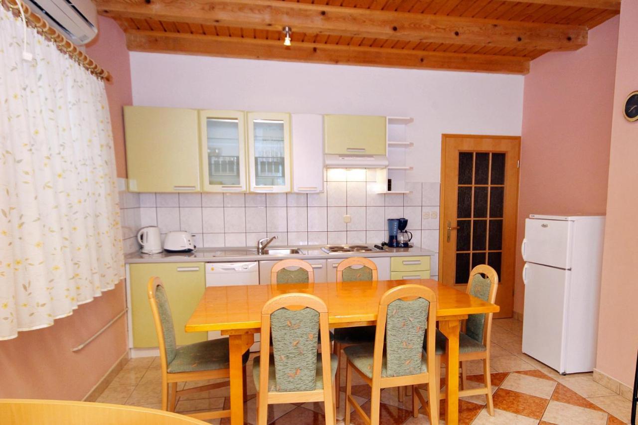 Apartments With A Swimming Pool Jadranovo, Crikvenica - 3238 Kültér fotó